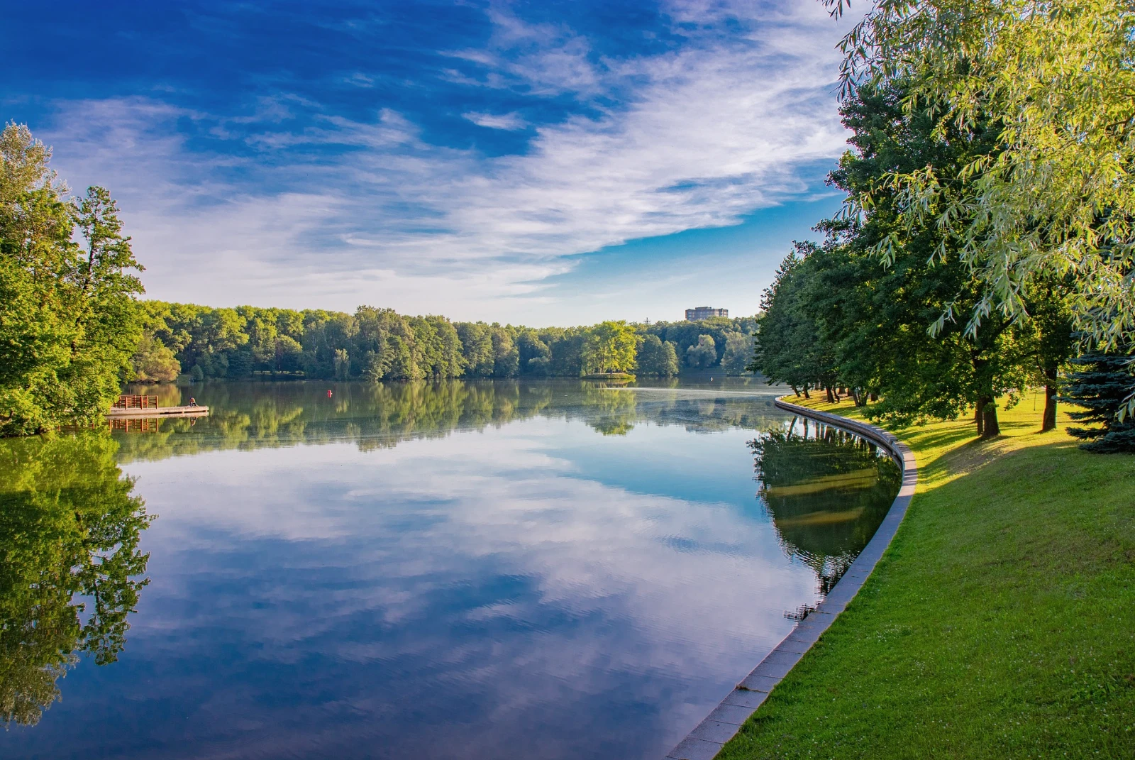 Отдых на воде в Минске: Где найти лучшие услуги по аренде