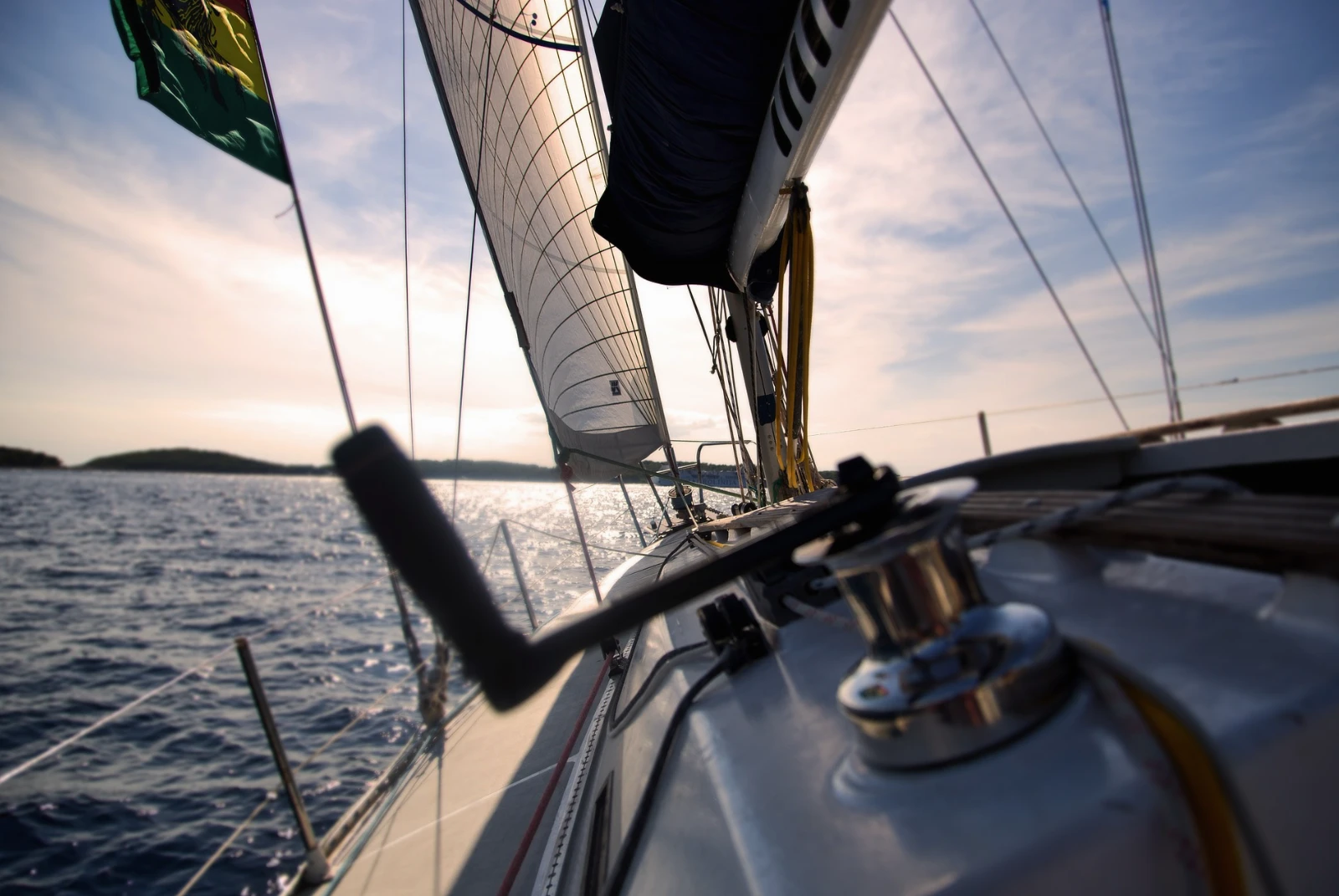 Тайны выбора: Как выбрать идеальное средство для отдыха на воде?