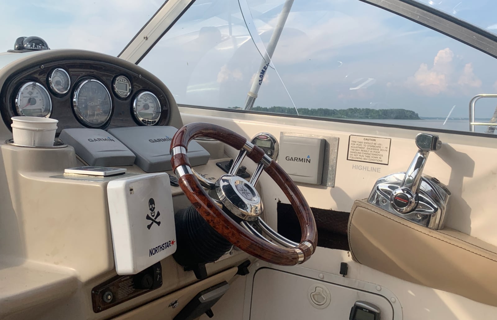 Деловая встреча на яхте