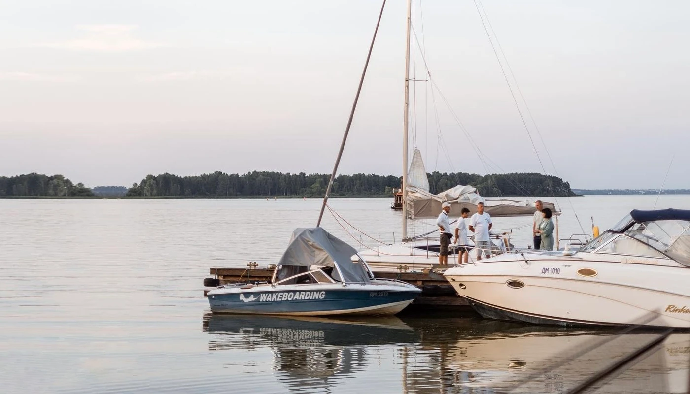 Компания Yacht Minsk | Аренда моторных и парусных яхт в Минске